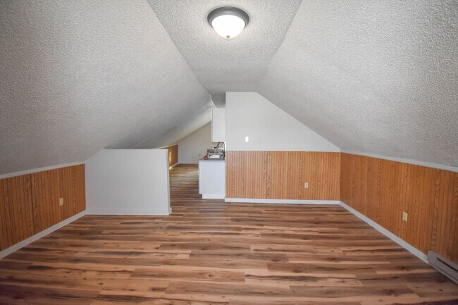 Photo - Studio Apartment in Mill Hall Close to Greenhouse!