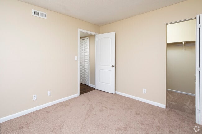 1 bed, 1 bath, 750 sq ft