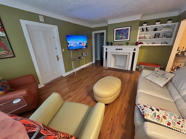 Living room - 2933 E Derbyshire Rd Unit 1 - lower
