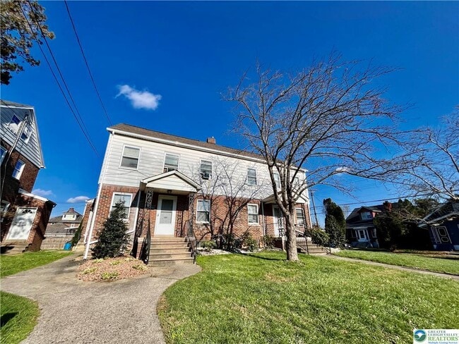 Photo - 103 W Grant St
