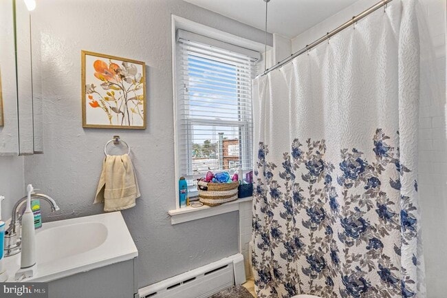 Photo - 158 Montgomery Ave Unidad 2