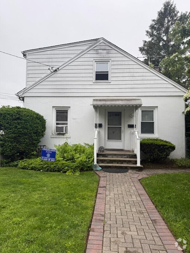 Building Photo - 76 5th Ave Rental