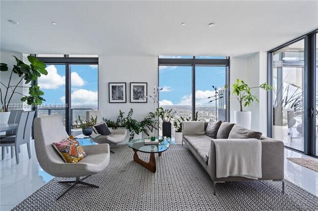Photo - 88 SW 7th St Unit 88 SW 7th St # 4203
