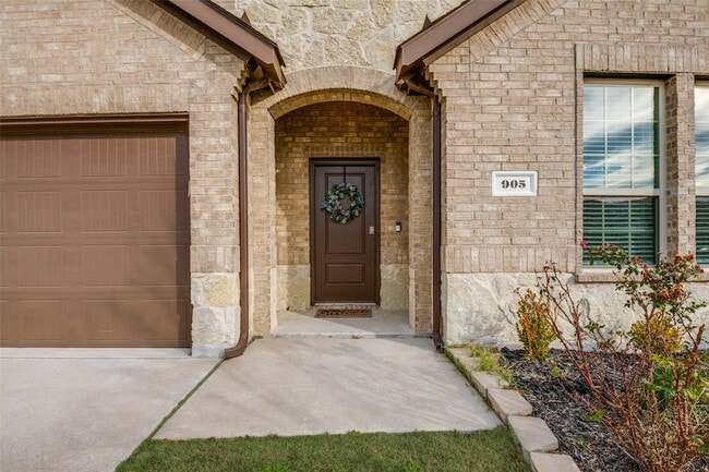 Photo - 905 Philadelphia St