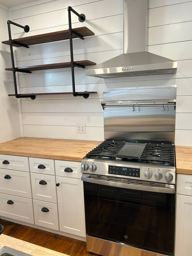 Photo - 5107 N College Ave