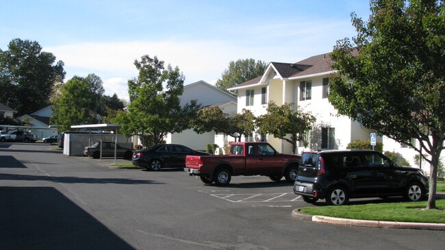 020-Creekside Apartments