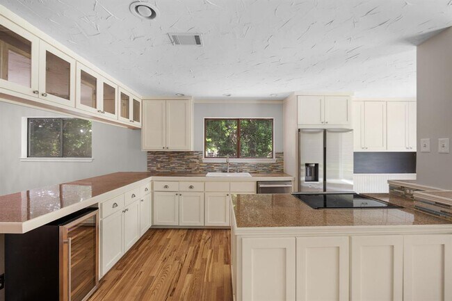 Photo - 2218 Bahama Rd