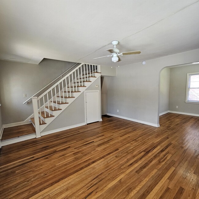 Building Photo - 124 S Franklin Blvd Rental