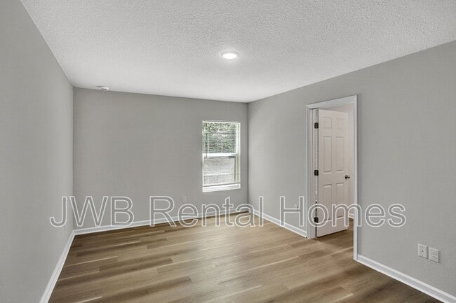Photo - 2362 Brooklyn Rd