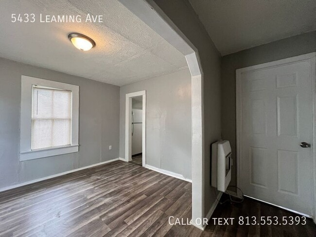 Photo - 5433 Leaming Ave