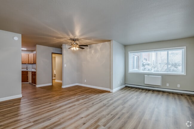 1 BR, 1 BA - 938SF