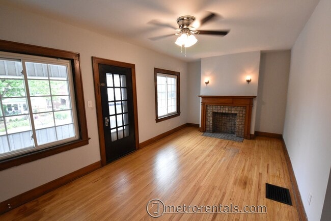 Photo - 2832-2834 Indianola Avenue Unit 2834 Indianola Avenue