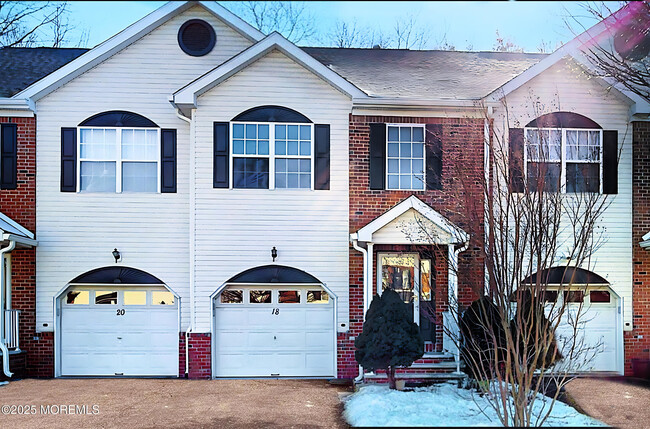 Photo - 18 Heron Ct Townhome