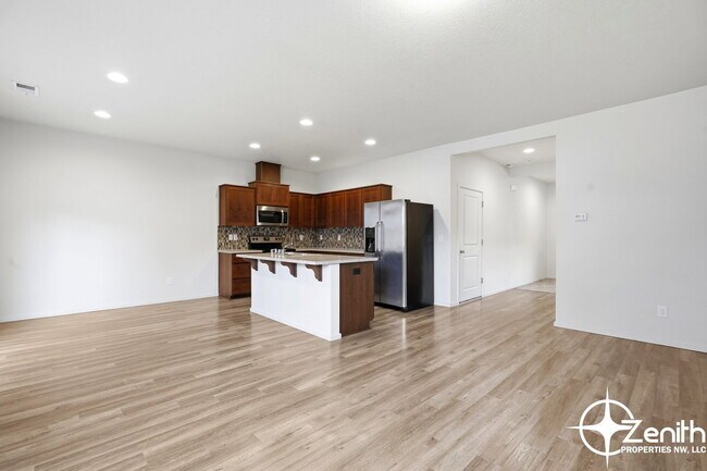 Photo - 1400 NE 85th Way