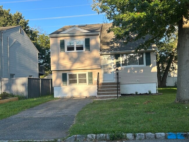 Building Photo - 24 Huron Ave