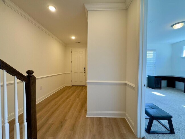 Photo - 2550 Frg Vlg Wy