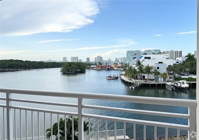 Building Photo - 400 Kings Point Dr Unit 411 Rental