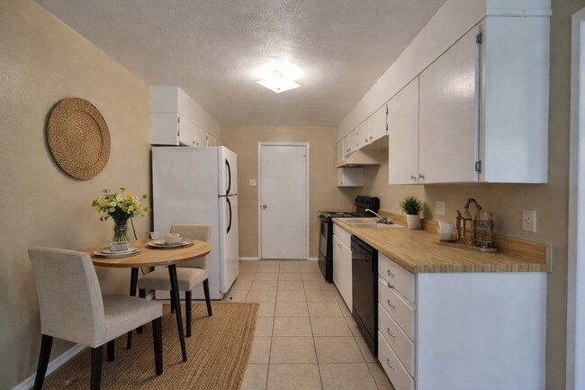 Photo - 606 Westview Cir Unit 606 Westview Cir  B