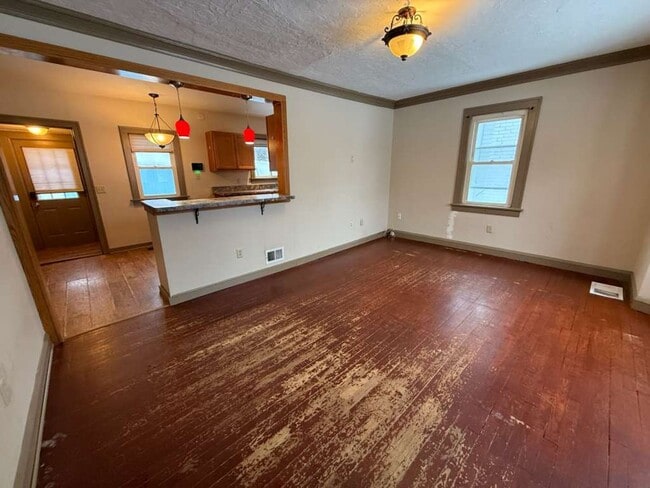 Photo - 2 BED, 1 BATH BEAUTIFIL SINGLE-FAMILY HOME IN EUCLID!