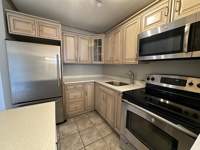 Photo - 2650 N Lakeview Ave Unit 1304