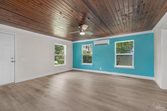 Photo - 211 Broadmoor Ln