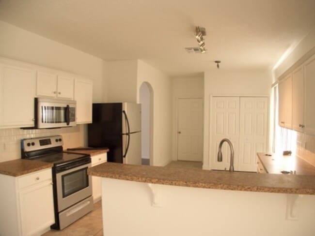 Photo - 244 Cotswold Cir