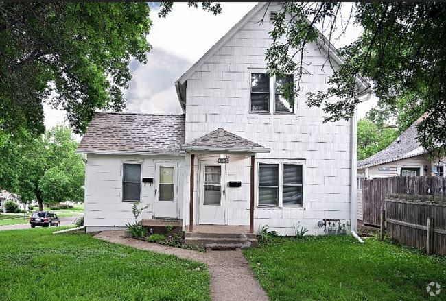Building Photo - 4103 Davis Ave Unit 1 Rental