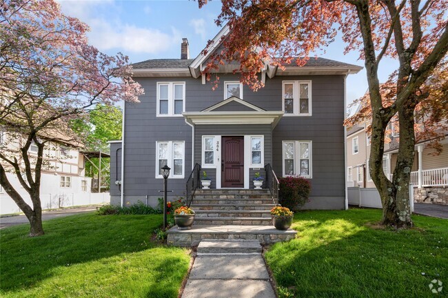 Building Photo - 384 Irving Ave Rental