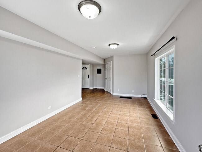 Photo - 3135 Chicago Rd