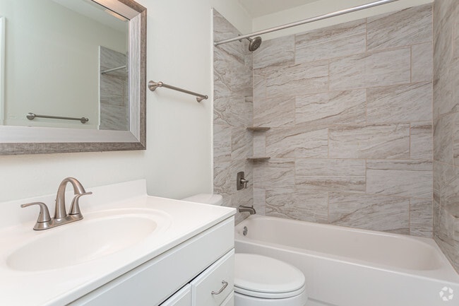 2 BR, 2 BA - 1036 SF