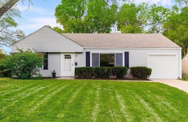 Building Photo - 7952 Rainbow Dr