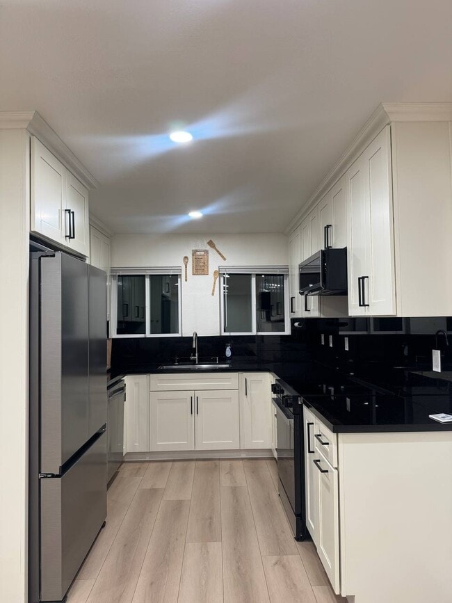 Building Photo - 2714 Jones Rd Unit 1