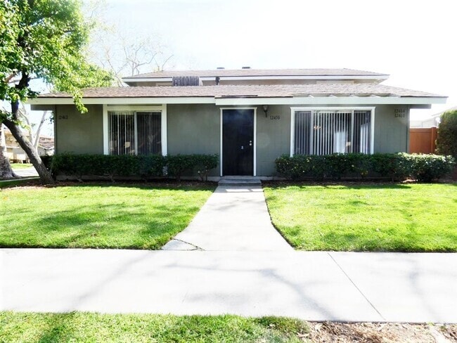 Building Photo - ***COMING SOON*** SPACIOUS SINGLE STORY 2 ... Rental