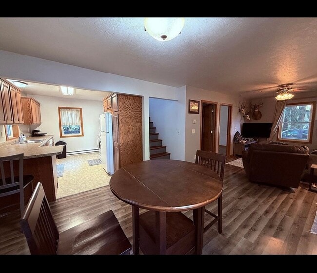 Photo - 605 Peltier St