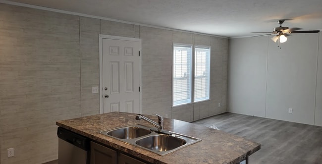 Photo - 109 Applewood Ln