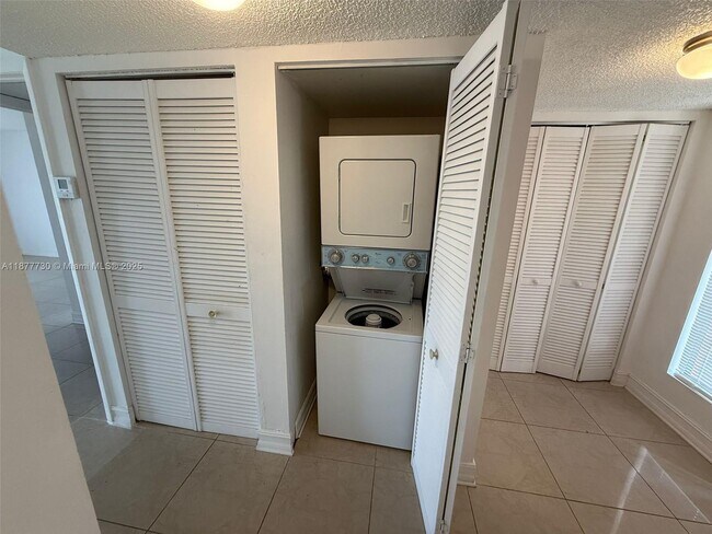 Photo - 5200 NW 31st Ave Unidad 102