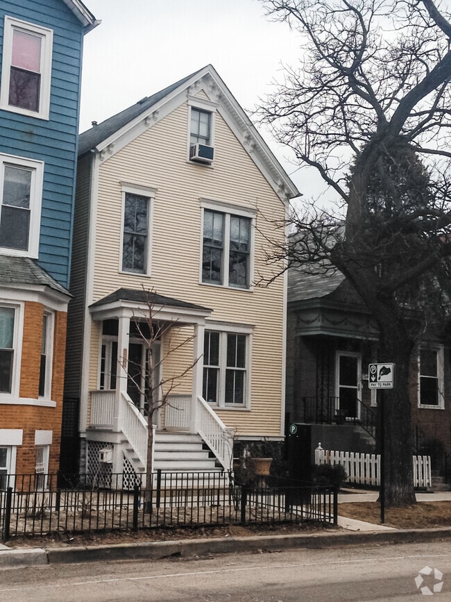 Building Photo - 3319 N Southport Ave Rental