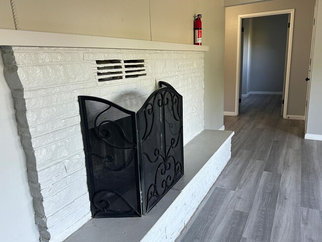 110 Colonial Dr