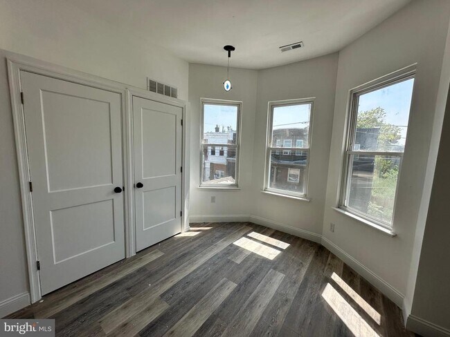 Photo - 1233 W Venango St