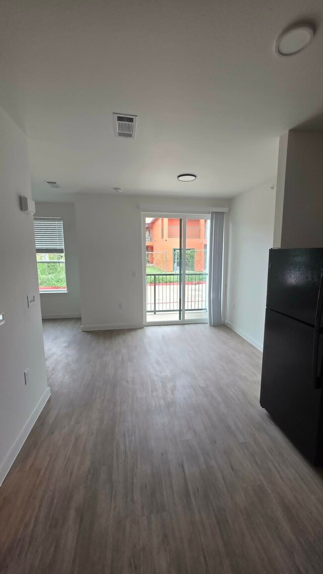 Photo - 1606 El Paso St Unit 1101