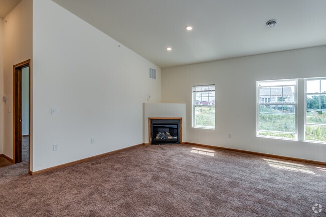 1 BR, 1 BA - 906SF