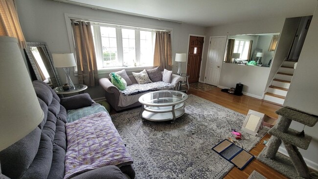 Photo - 117 N Brookfield Rd