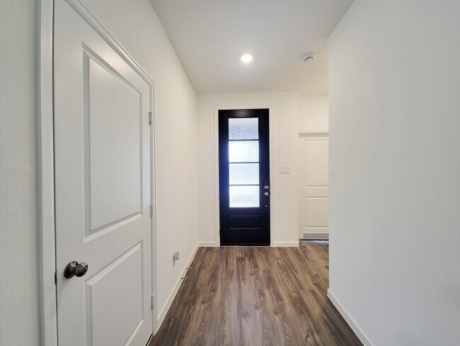 Building Photo - 15711 Vista Sutton Dr