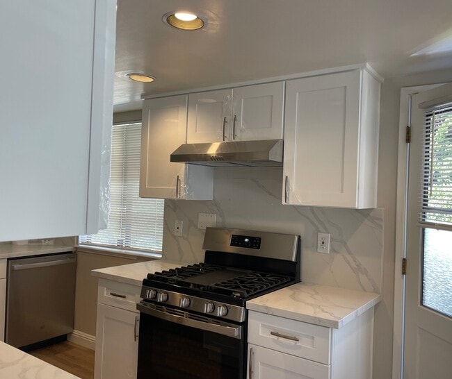 Photo - 10210 Sterling Blvd