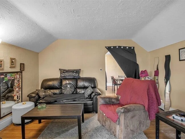 Photo - 11 Kaufman Dr