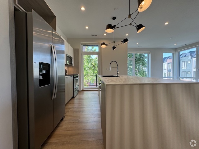 Building Photo - 4177 W Belmont Ave Unit 103 Rental