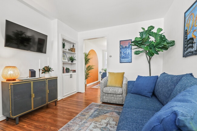 Photo - 433 S Dallas St