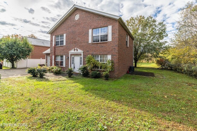 Photo - 203 Sweetgum Ln