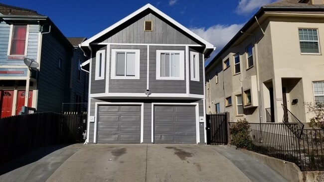Photo - 1072 18th Street Apartments