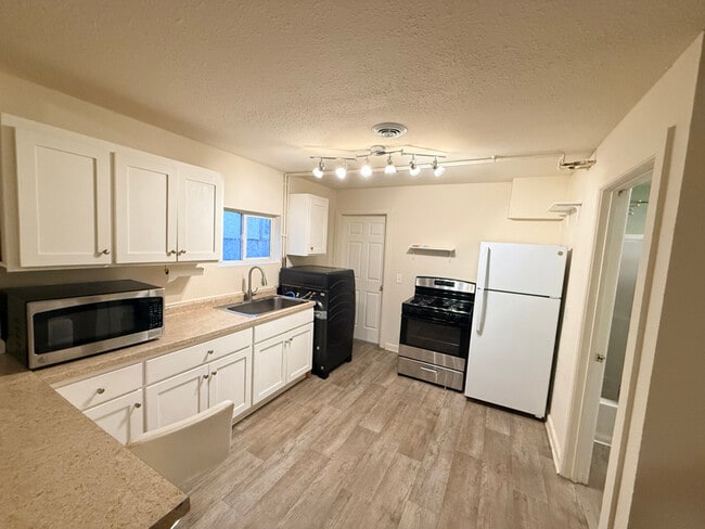 Photo - 3108 Oakland Ave